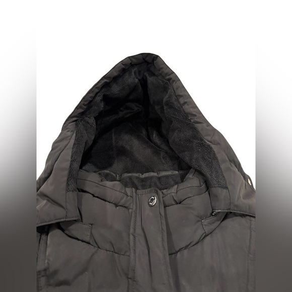 💜5/$50💜 Calvin Klein Black Puffer Jacket - Picture 6 of 16